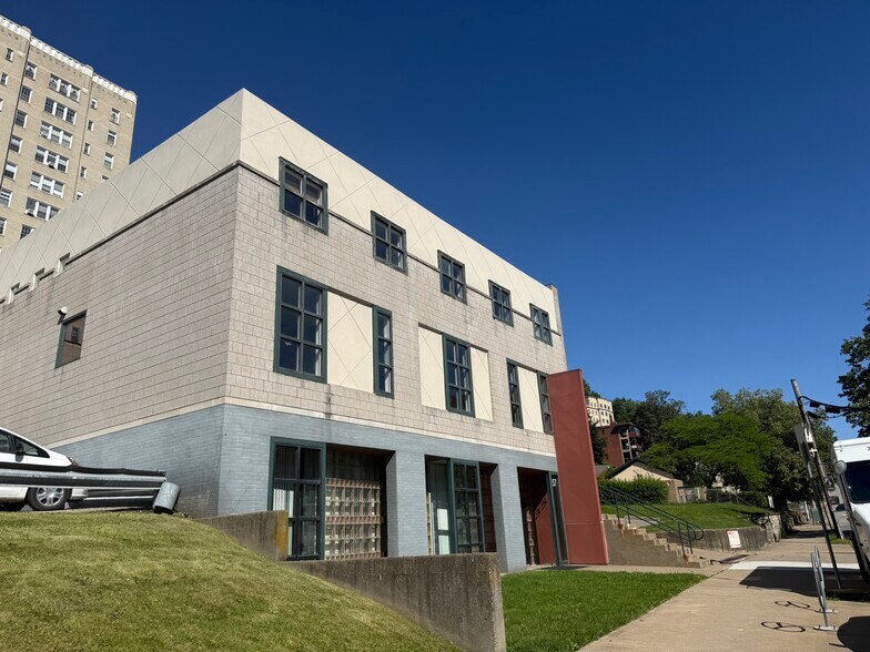 More Photos Of 357 N Craig St, Pittsburgh Office For Lease