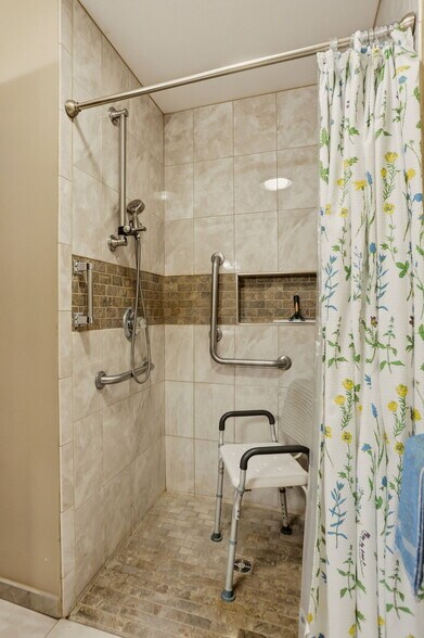 More Photos Of 3771 Colwood Rd, Caro Assisted Living For Sale