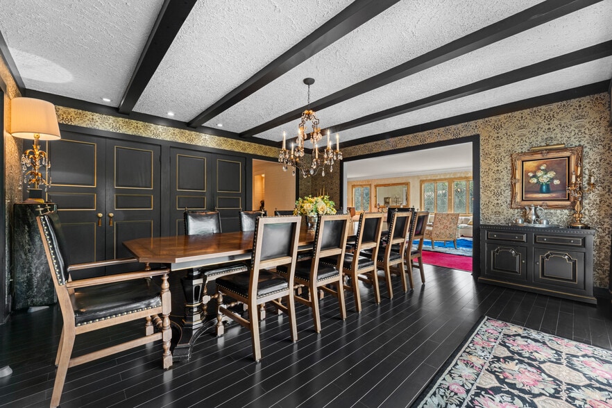 More Photos Of 550 Warner rd, Vienna Specialty For Sale