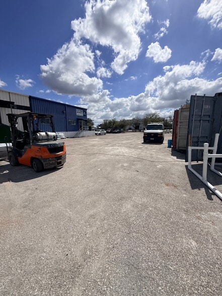 More Photos Of 2415 Whitfield Industrial Way, Sarasota Warehouse For Sale