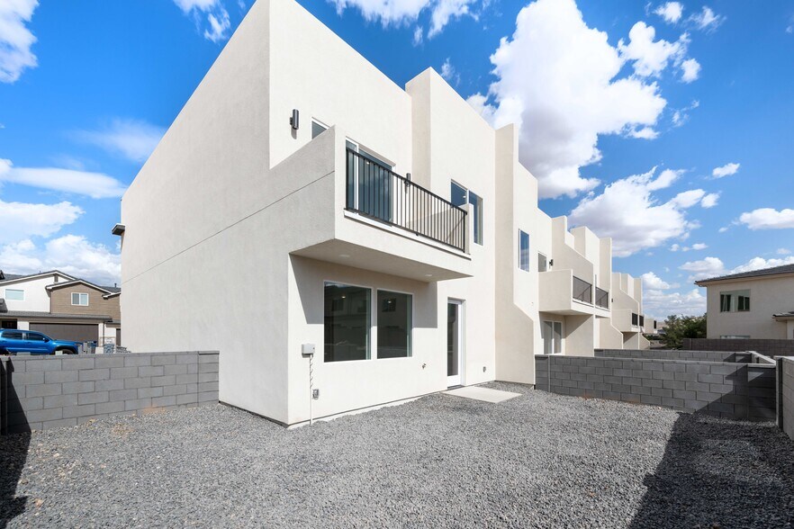 More Photos Of 1935 W 250 S, Hurricane Apartments For Sale