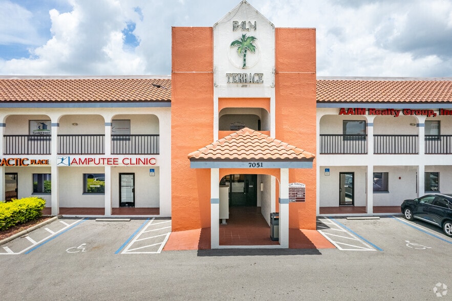 More Photos Of 7011-7051 Cypress Ter, Fort Myers Medical For Lease