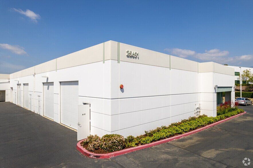 More Photos Of 25691 Atlantic Ocean Dr, Lake Forest Light Distribution For Lease