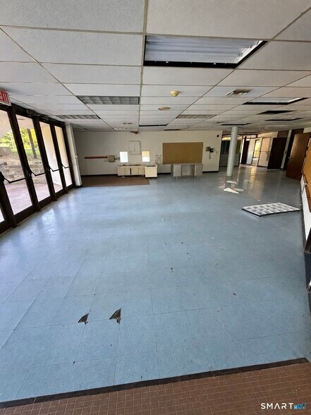 More Photos Of 51 Gabb Rd, Bloomfield Schools For Sale