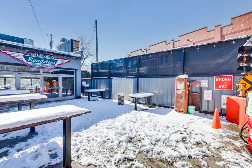 More Photos Of 328 5th Ave N, Bayport Restaurant For Sale