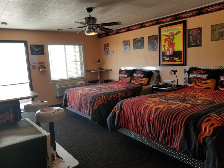 More Photos Of 216 Main, Hatch Hotel For Sale