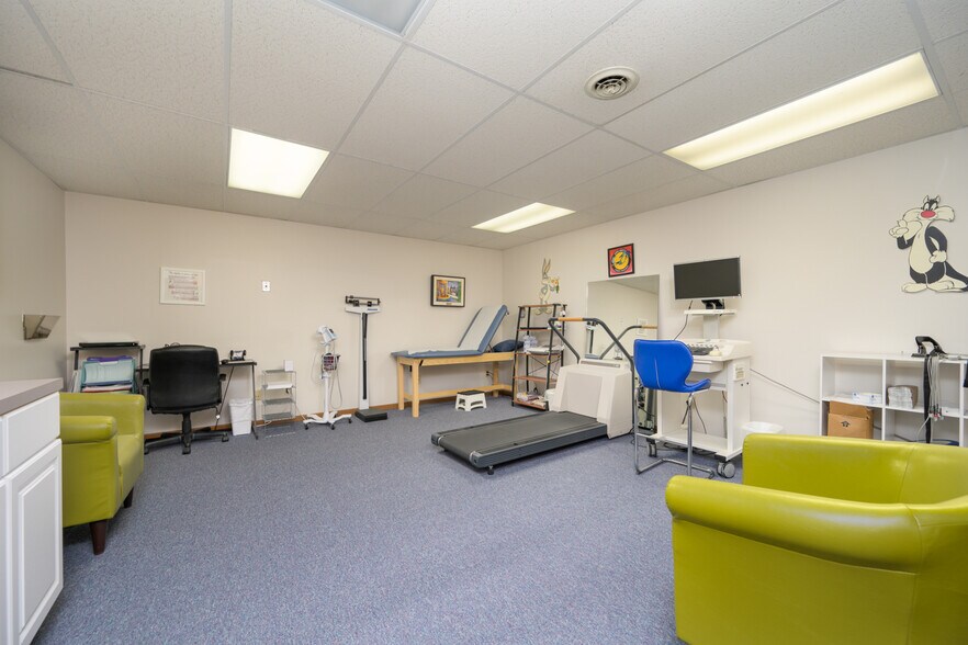 More Photos Of 755 Boardman Canfield Rd, Boardman Medical For Lease