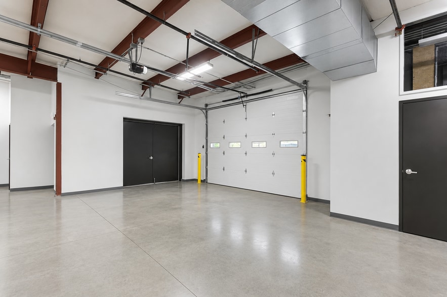 More Photos Of 114 S State St, Haw River Manufacturing For Sale