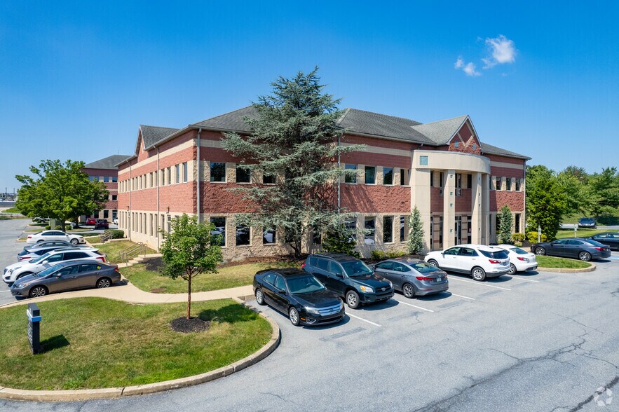 Primary Photo Of 201 Granite Run Dr, Lancaster Office For Lease