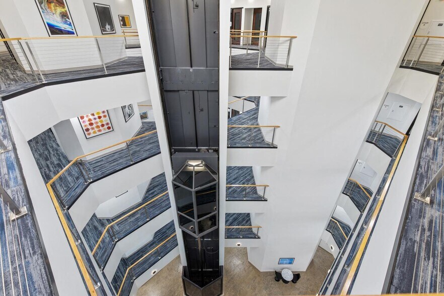 More Photos Of 8866 Gulf Fwy, Houston Unknown For Lease