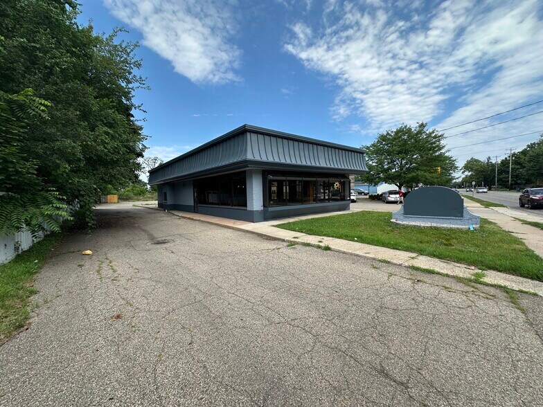 More Photos Of 2814 Portage St, Kalamazoo Fast Food For Lease