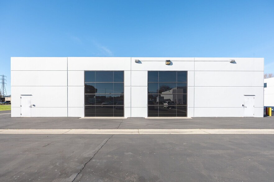 More Photos Of 10425 Enterprise Dr, Redlands Light Distribution For Sale