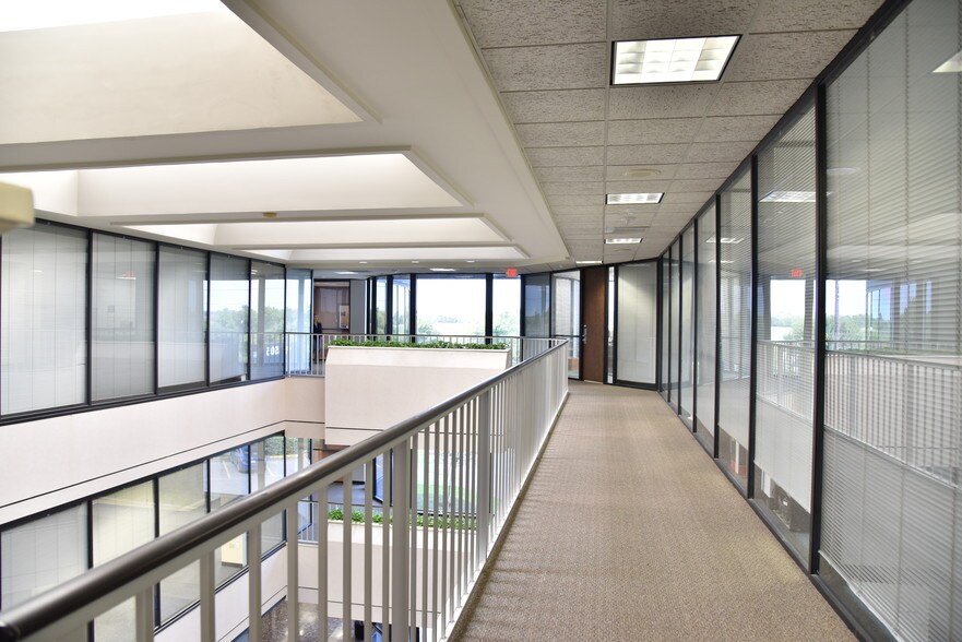 More Photos Of 1505 S Hwy 6, Houston Office For Lease
