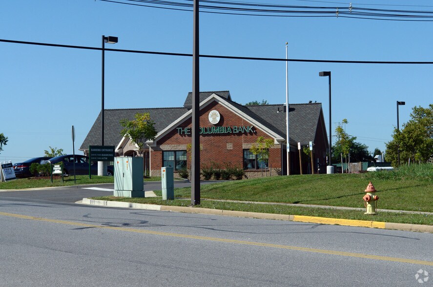 More Photos Of 175 Thomas Johnson Dr, Frederick Bank For Lease