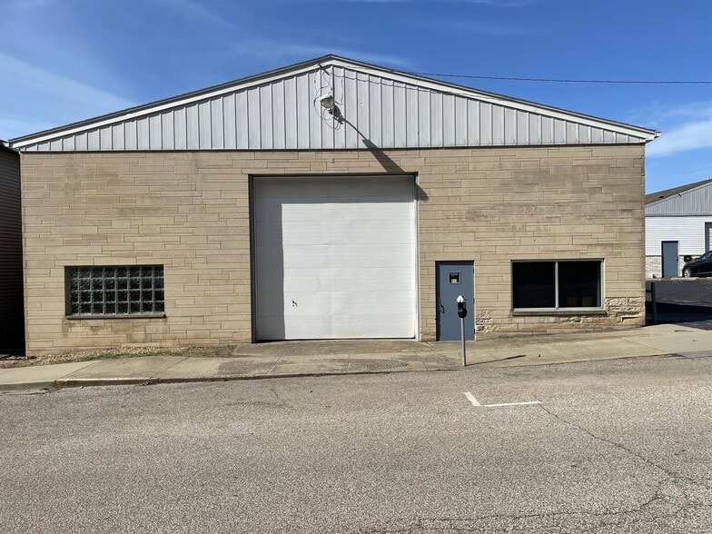 Primary Photo Of 633 N Morton St, Bloomington Research And Development For Lease