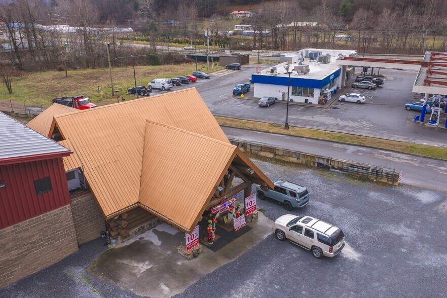 More Photos Of 118 First Ave, Hampton General Retail For Sale