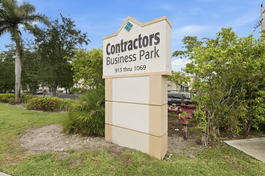 More Photos Of 1039-1039 NW 31st Ave, Pompano Beach Manufacturing For Lease