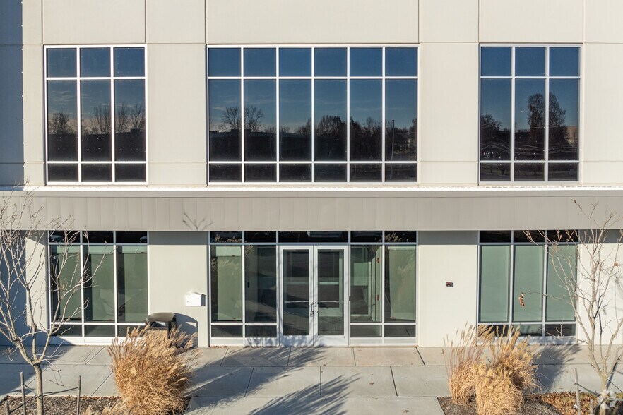 More Photos Of 401 Cottontail Ln, Somerset Distribution For Sale