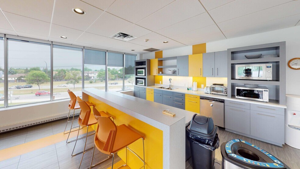 More Photos Of 1565 Willson Pl, Winnipeg Flex For Sale