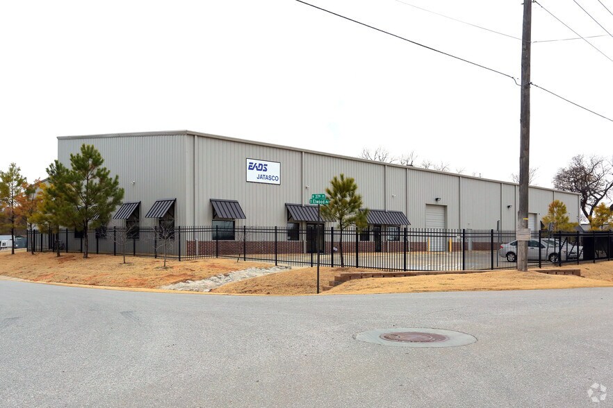 Primary Photo Of 3702 S Elwood Ave, Tulsa Warehouse For Sale