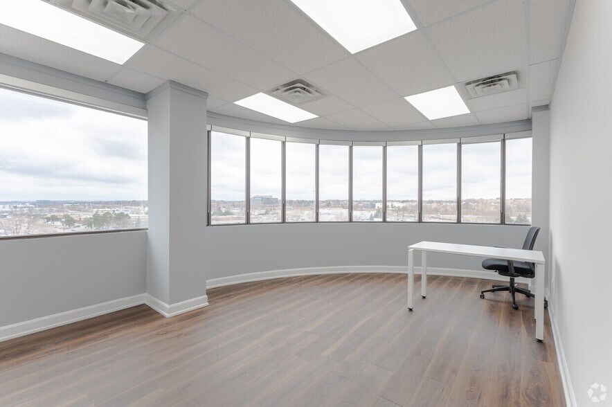 More Photos Of 710 Dorval Dr, Oakville Coworking Space