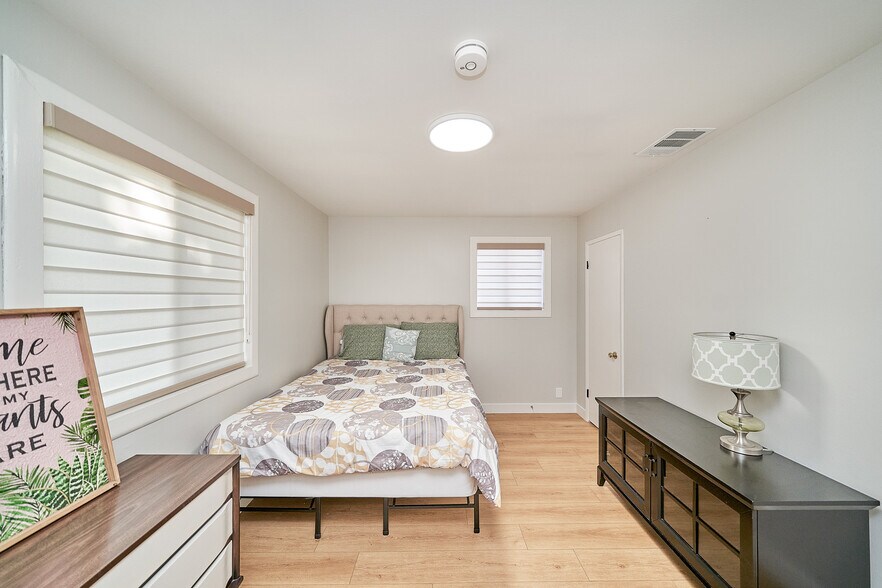 More Photos Of 618 Juniper Ave, Fullerton Assisted Living For Sale