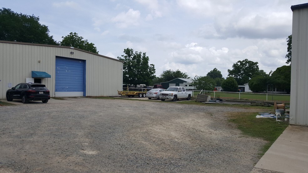 More Photos Of 1905-1907 Alfred Ln, Bossier City Warehouse For Lease