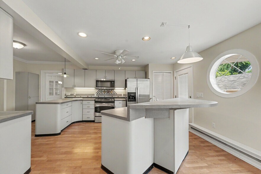More Photos Of 156 N Worth St, Birmingham Multifamily For Sale