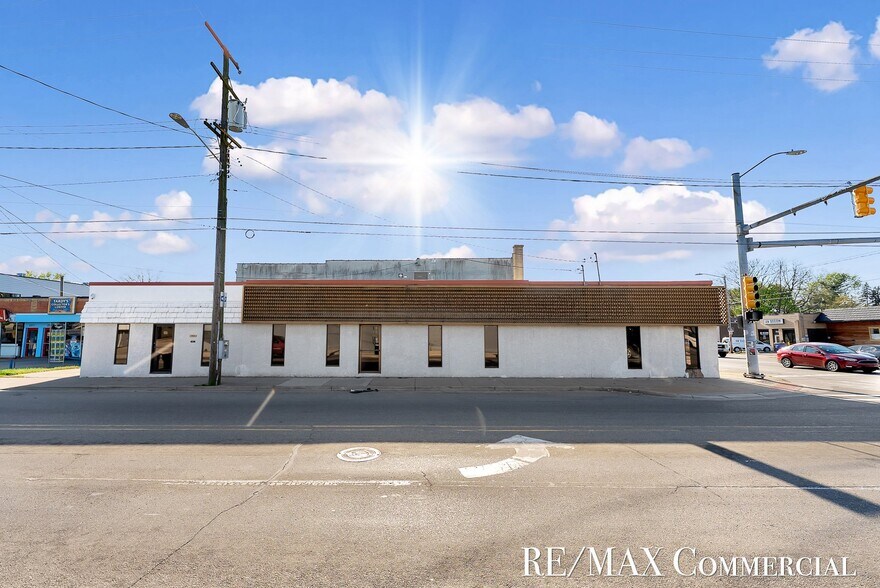 More Photos Of 2007 Eastern Ave SE, Grand Rapids Office For Sale