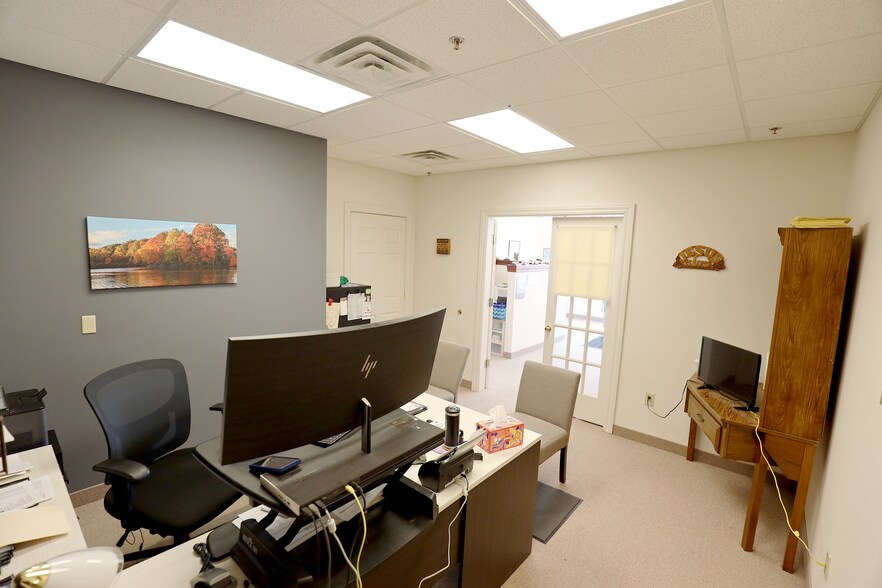 More Photos Of 50 Pearl Rd, Brunswick Office For Lease