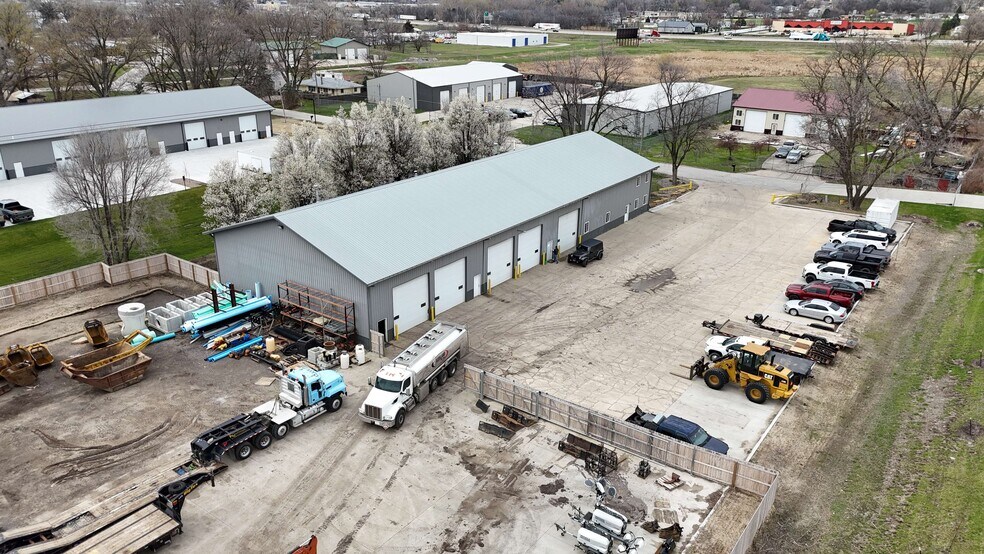 More Photos Of 773 NE 47th Pl, Des Moines Warehouse For Sale