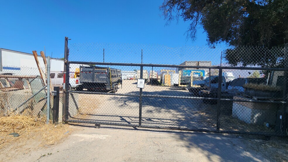 More Photos Of 1433 E Main St, Santa Paula Warehouse For Sale