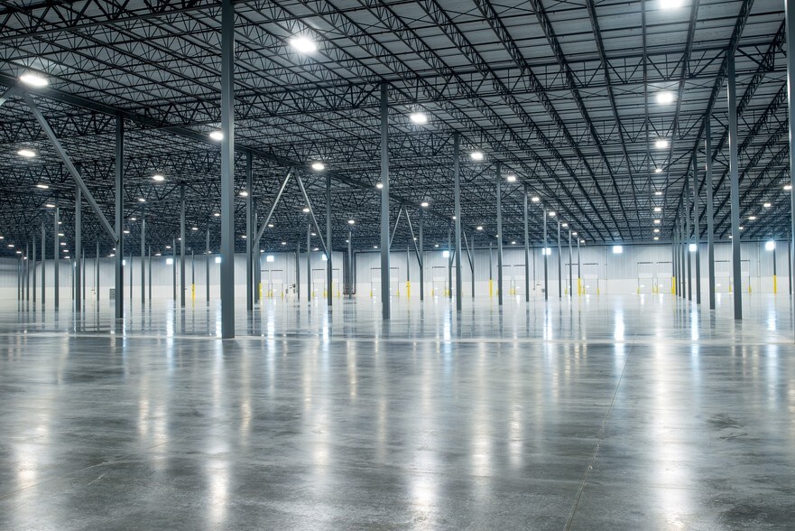 More Photos Of 120 Velocity Way, Shepherdsville Distribution For Lease