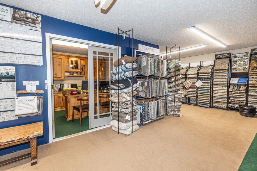 More Photos Of 7967 US Highway 51, Minocqua General Retail For Sale