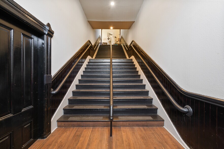 More Photos Of 106 W J St, Benicia Office For Sale