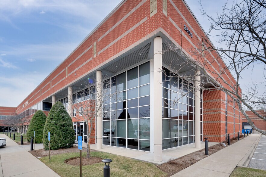 More Photos Of 2600 Stanley Gault Pky, Louisville Light Manufacturing For Lease