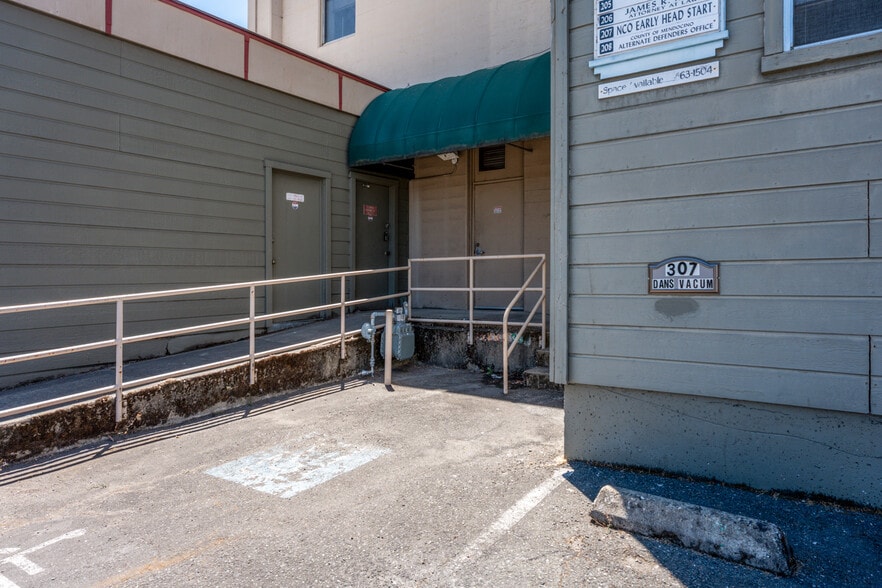 More Photos Of 307 N State St, Ukiah Office For Sale