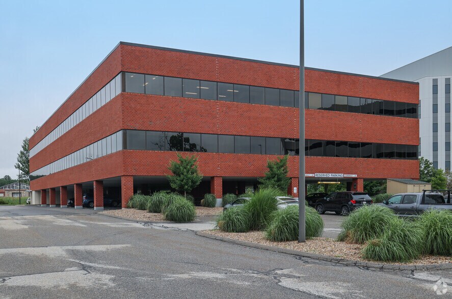 More Photos Of 450 Bedford St, Lexington Office For Lease