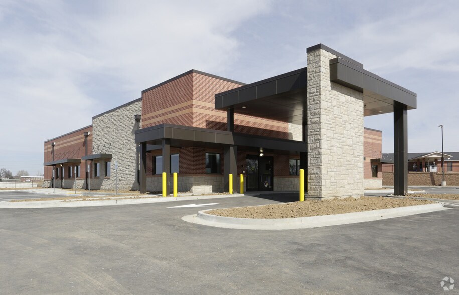 More Photos Of 910 Stonner Loop, Richmond Medical For Sale