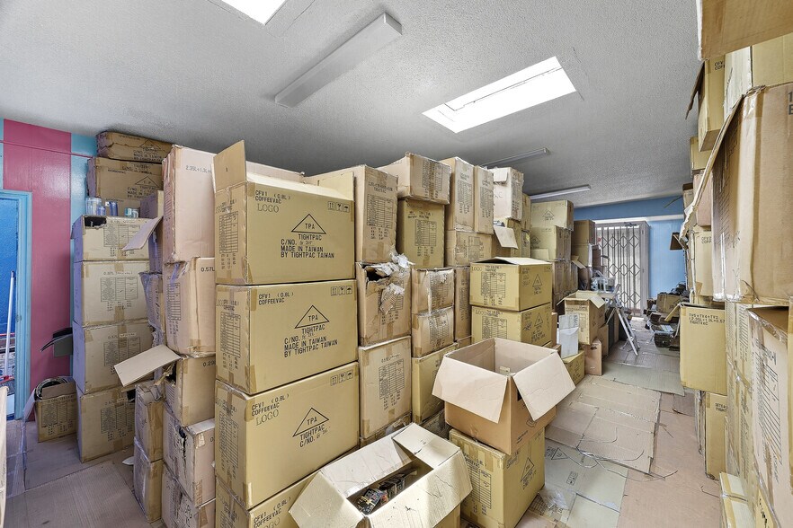 More Photos Of 1696 Centinela Ave, Inglewood Storefront Retail Residential For Sale