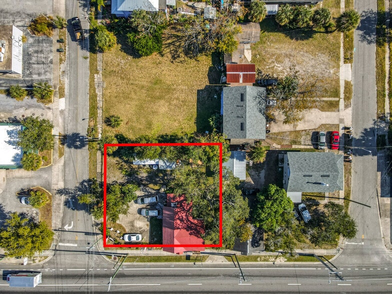 More Photos Of 825 N Ridgewood Ave, Daytona Beach Office Residential For Sale