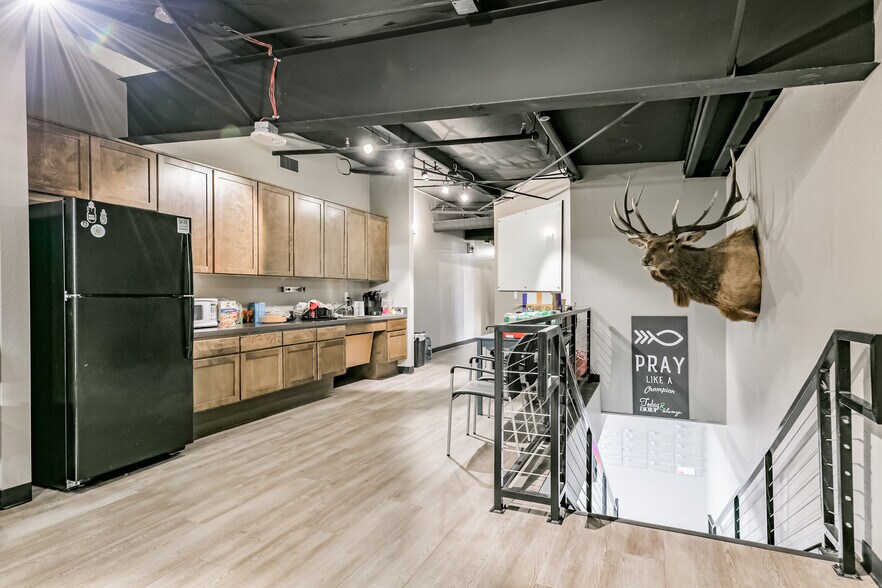 More Photos Of 1222 W Main St, Tomball Religious Facility For Sale