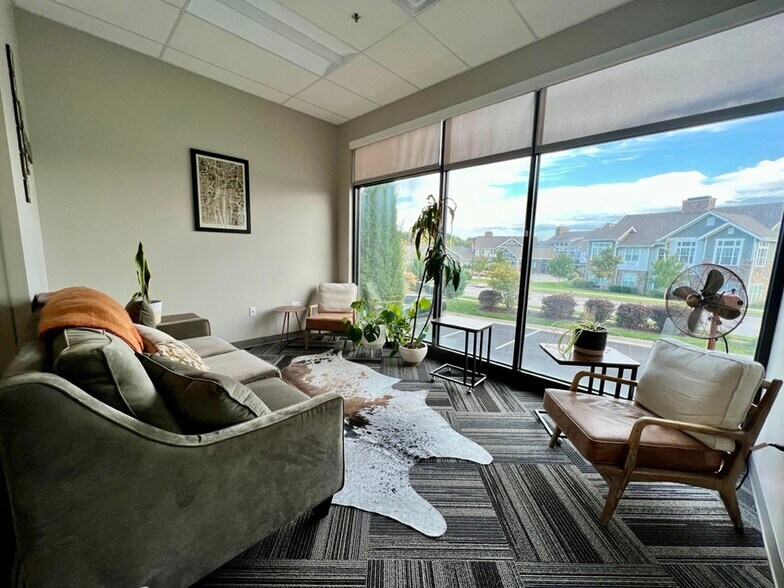 More Photos Of 5951 NW 63rd St, Kansas City Apartments For Lease