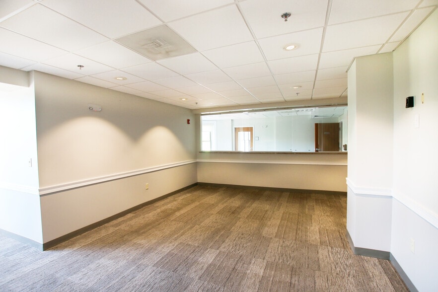 More Photos Of 1101 Beacon St, Brookline Medical For Lease