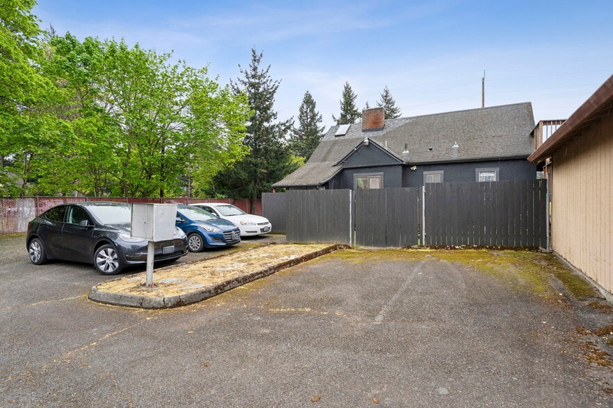 More Photos Of 17641 SE Stark St, Portland Storefront Retail Office For Sale