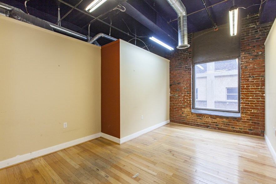 More Photos Of 4946-4950 Parkside Ave, Philadelphia Loft Creative Space For Lease