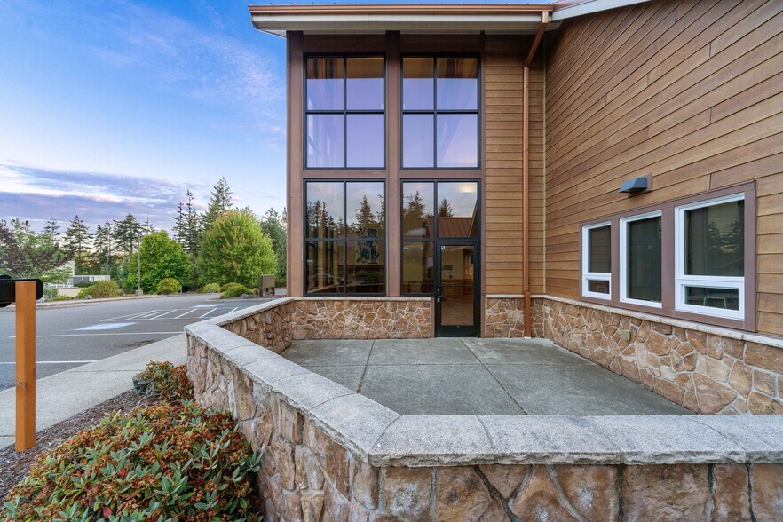 More Photos Of 1963 Thompson Rd, Coos Bay Hospital For Lease