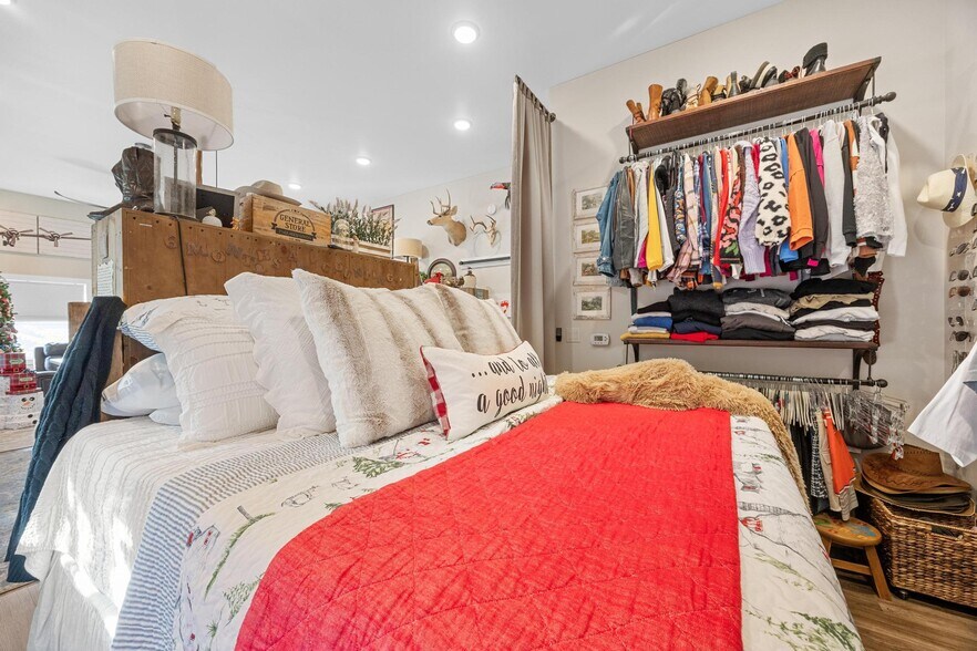 More Photos Of 116 W 5th St, Tipton Research And Development For Sale