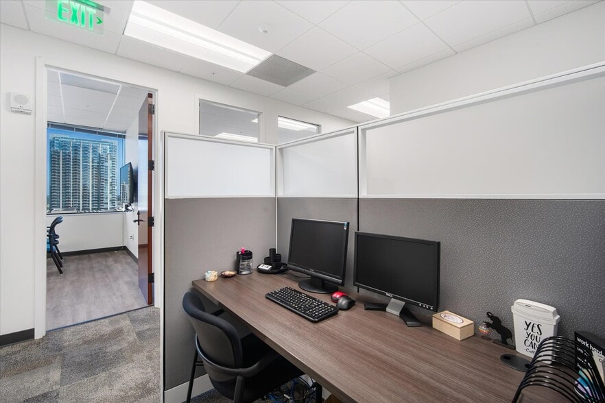 More Photos Of 201 E Kennedy Blvd, Tampa Office For Lease