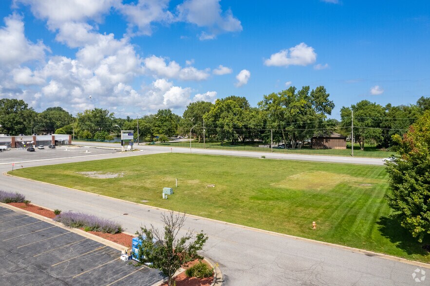 More Photos Of 1921-1931 25th, Gary Unknown For Lease